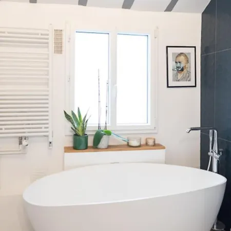 Nice 75m With Sunny Terrace Apartment *